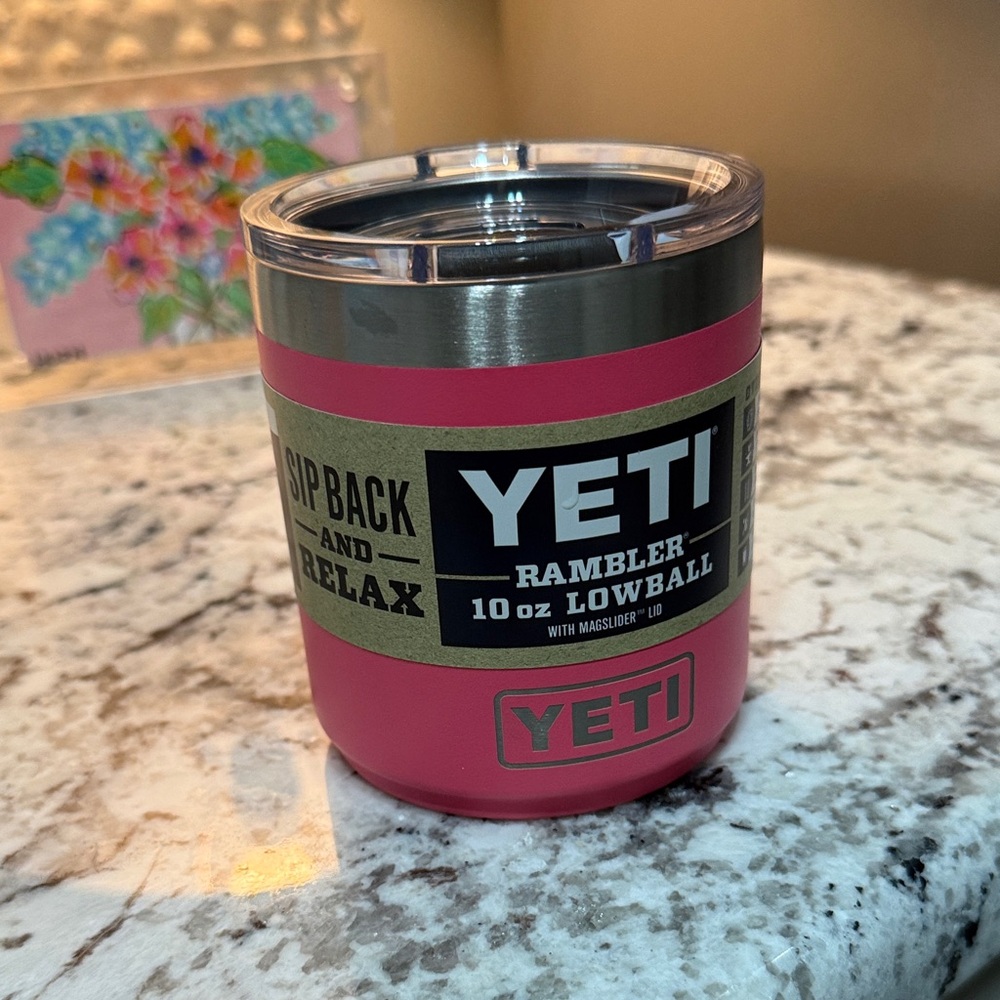 YETI Rambler 10 oz Lowball in Vibrant Pink
